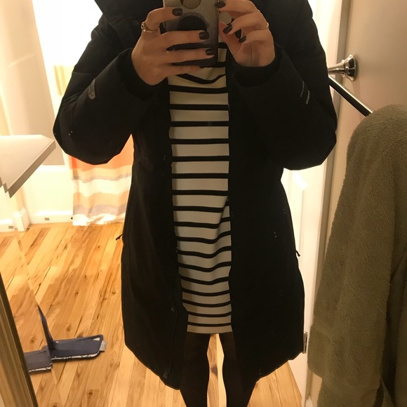 *SOLD*North Face Women’s Arctic Parka size small - Picture 3 of 6